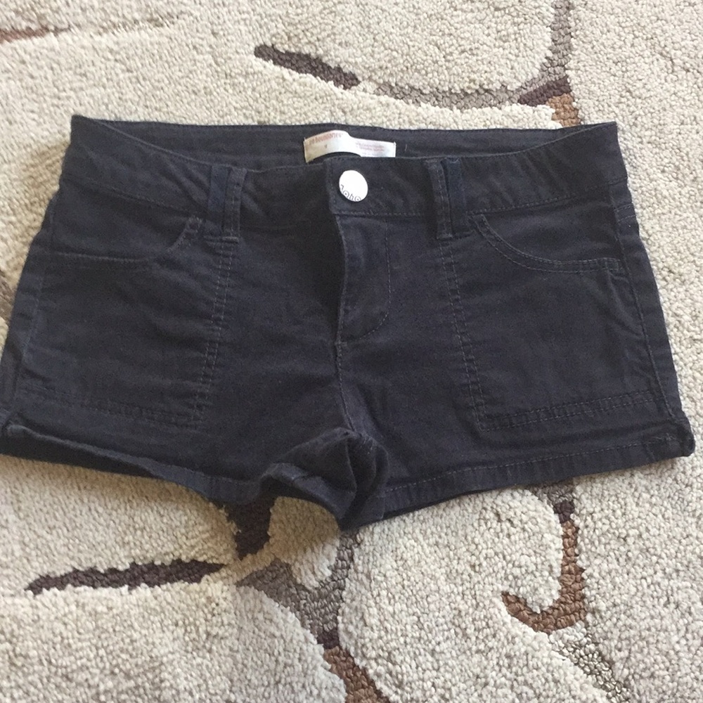 Black, No Boundaries, Shorts!!!